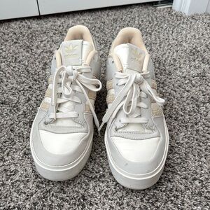 Adidas Women's Grey Sneakers